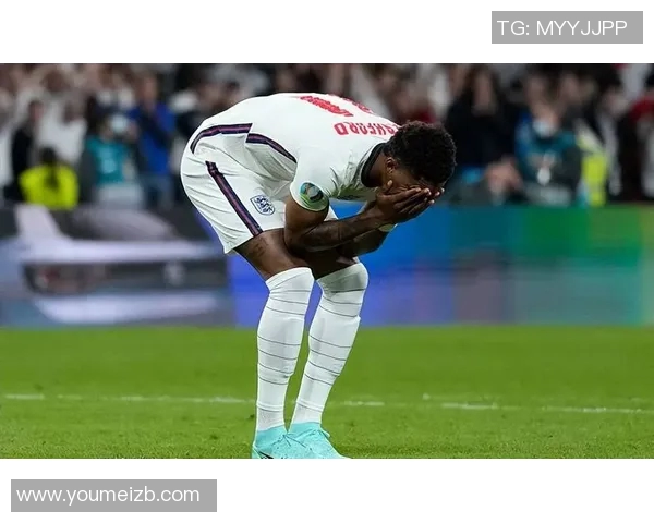 多纳鲁马：从青涩小将到世界顶级门将的辉煌之路与挑战